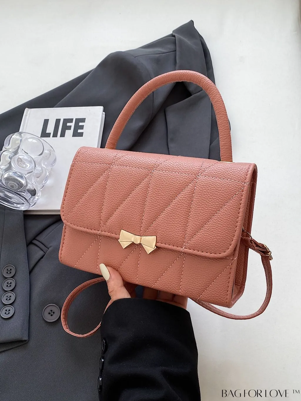 BagForLove - Chic Bow-Adorned Handbag: Adjustable Strap, Flap Closure - A Fashion Essential!