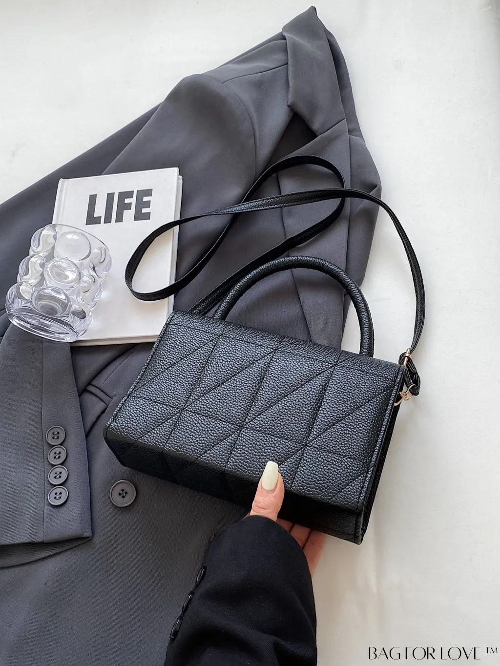 BagForLove - Chic Bow-Adorned Handbag: Adjustable Strap, Flap Closure - A Fashion Essential!
