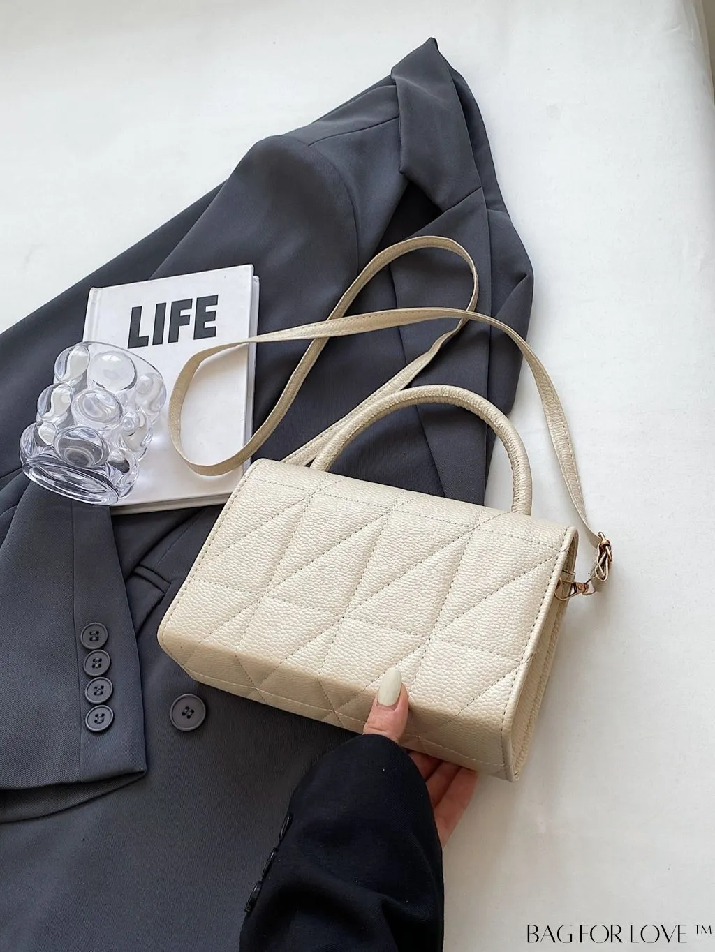 BagForLove - Chic Bow-Adorned Handbag: Adjustable Strap, Flap Closure - A Fashion Essential!