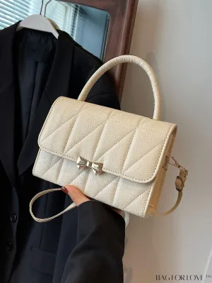 BagForLove - Chic Bow-Adorned Handbag: Adjustable Strap, Flap Closure - A Fashion Essential!