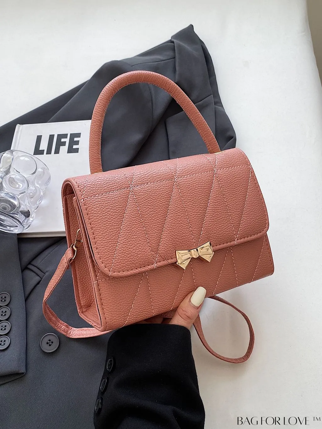 BagForLove - Chic Bow-Adorned Handbag: Adjustable Strap, Flap Closure - A Fashion Essential!