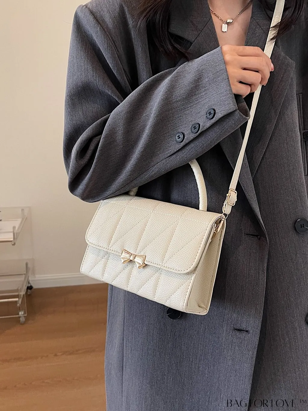 BagForLove - Chic Bow-Adorned Handbag: Adjustable Strap, Flap Closure - A Fashion Essential!