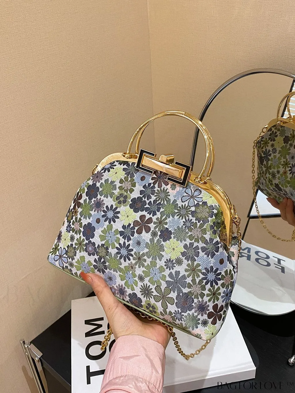 BagForLove - Chic Floral Print Clutch with Metal Chain: A Fashion Must-Have