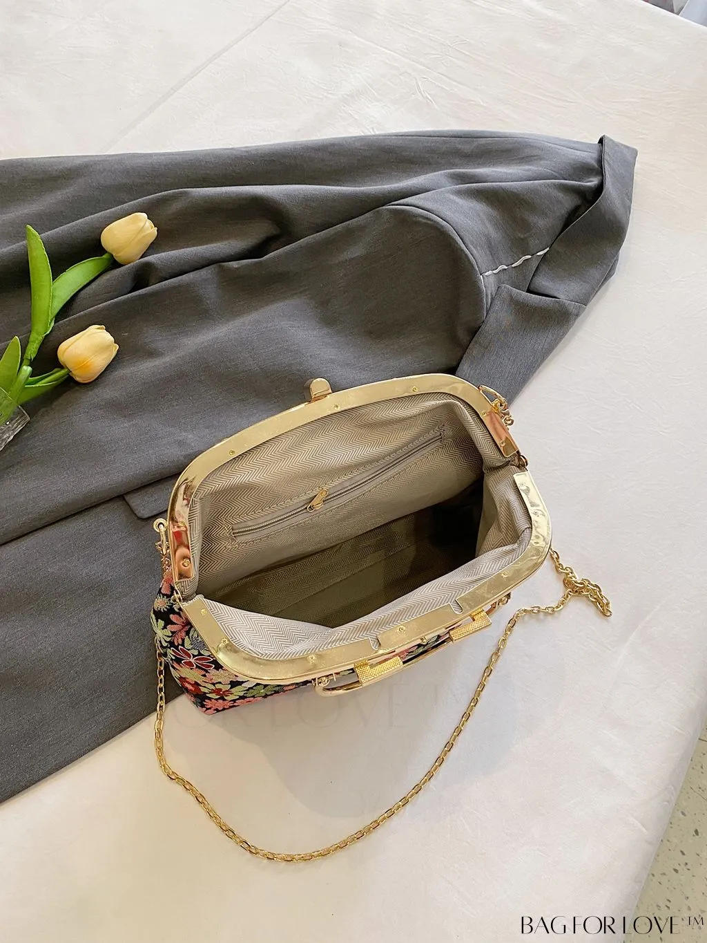 BagForLove - Chic Floral Print Clutch with Metal Chain: A Fashion Must-Have