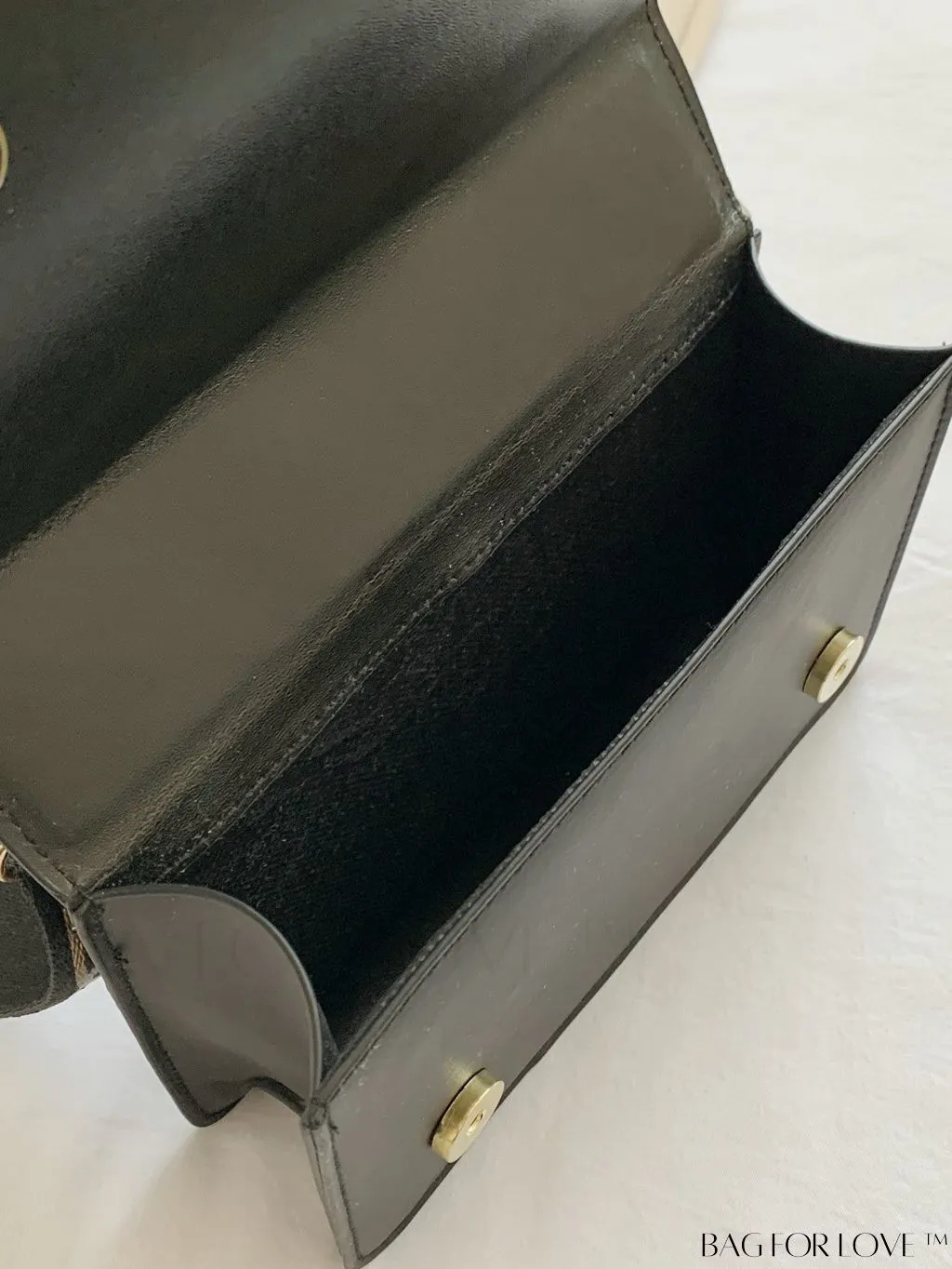 BagForLove - Compact Flap Chain Square Bag with Delicate Stitching