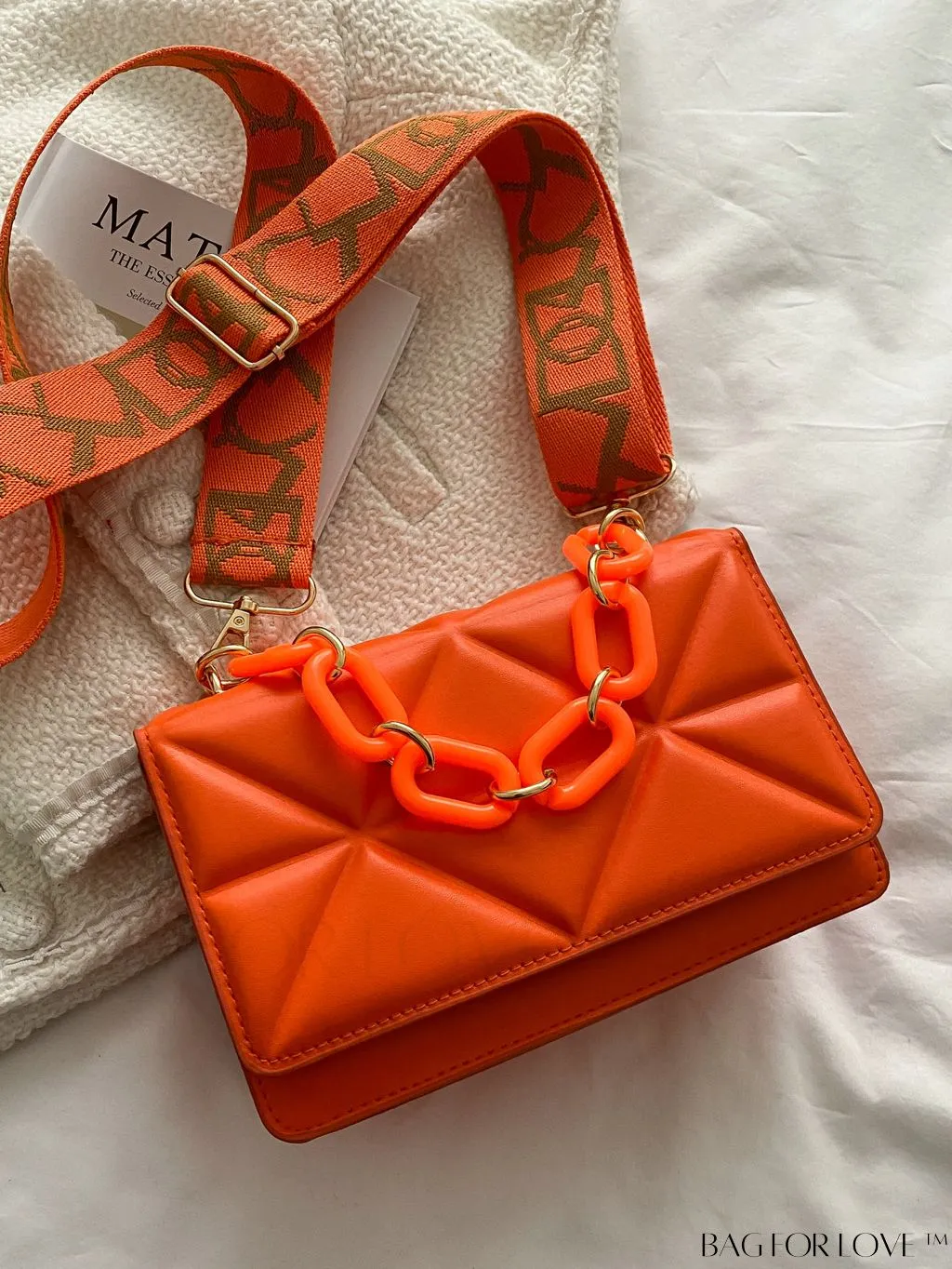 BagForLove - Compact Flap Chain Square Bag with Delicate Stitching