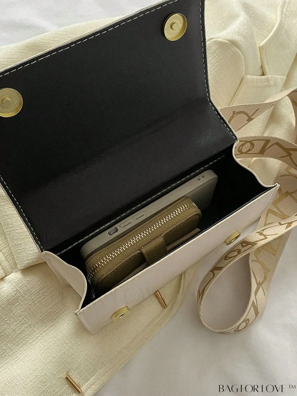 BagForLove - Compact Flap Chain Square Bag with Delicate Stitching