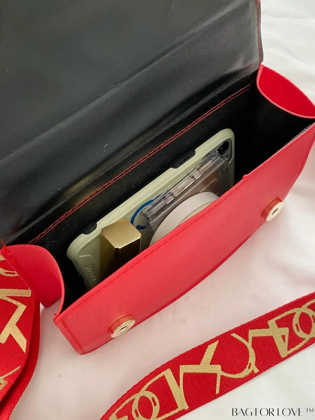 BagForLove - Compact Flap Chain Square Bag with Delicate Stitching