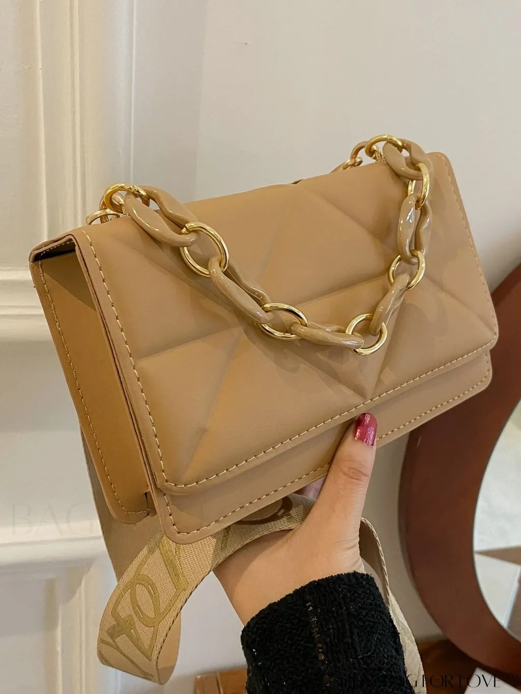 BagForLove - Compact Flap Chain Square Bag with Delicate Stitching