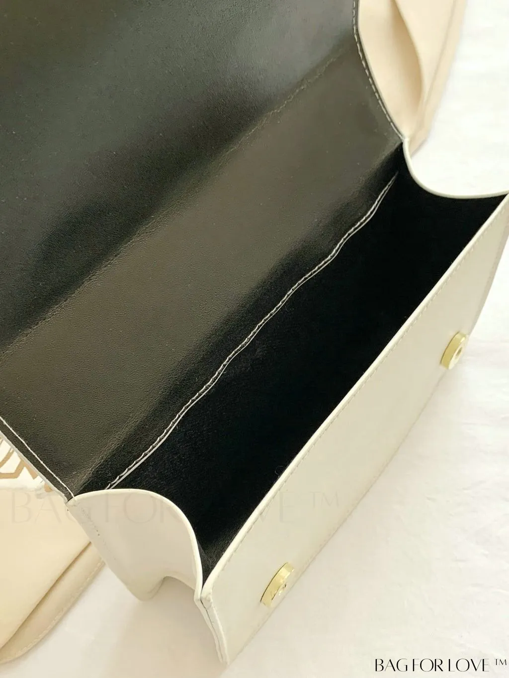 BagForLove - Compact Flap Chain Square Bag with Delicate Stitching