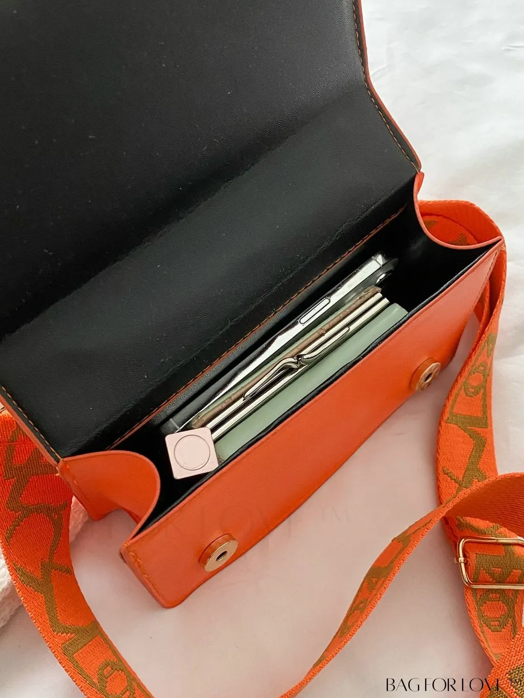 BagForLove - Compact Flap Chain Square Bag with Delicate Stitching