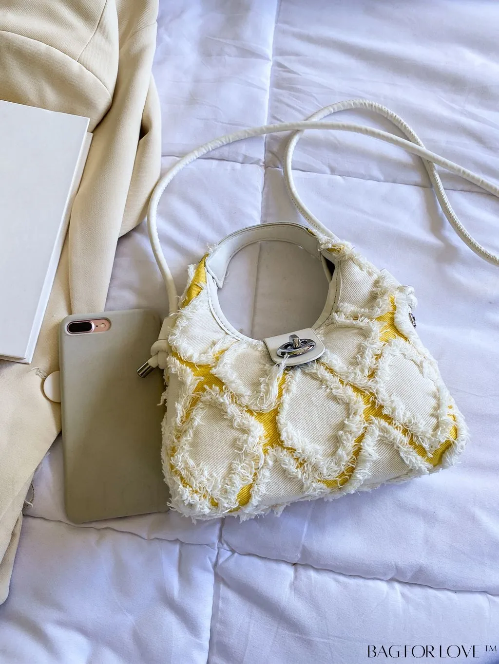 BagForLove - Premium Mini Straw Bag with Twist Lock Top Handle and Contrast Binding