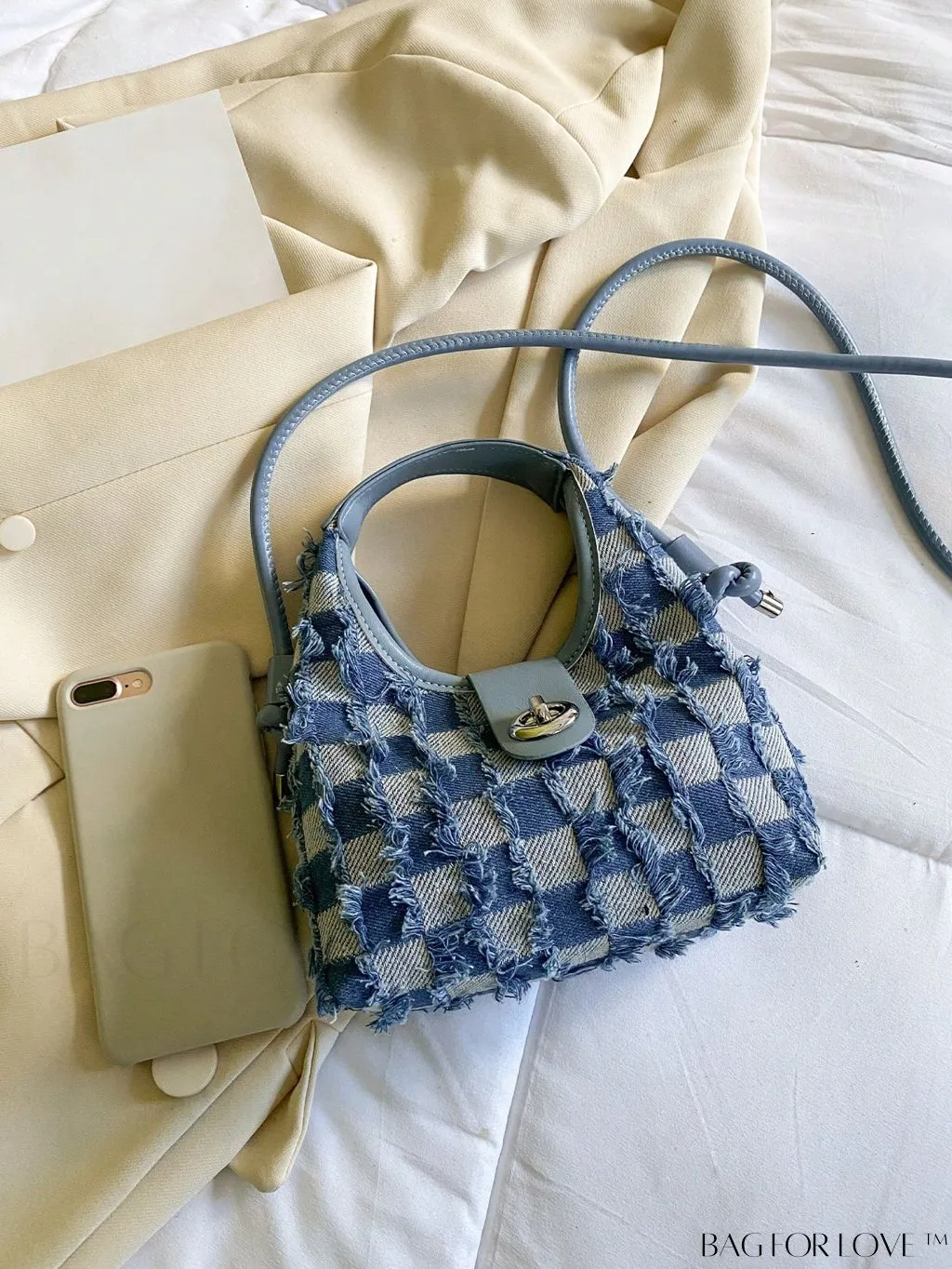BagForLove - Premium Mini Straw Bag with Twist Lock Top Handle and Contrast Binding