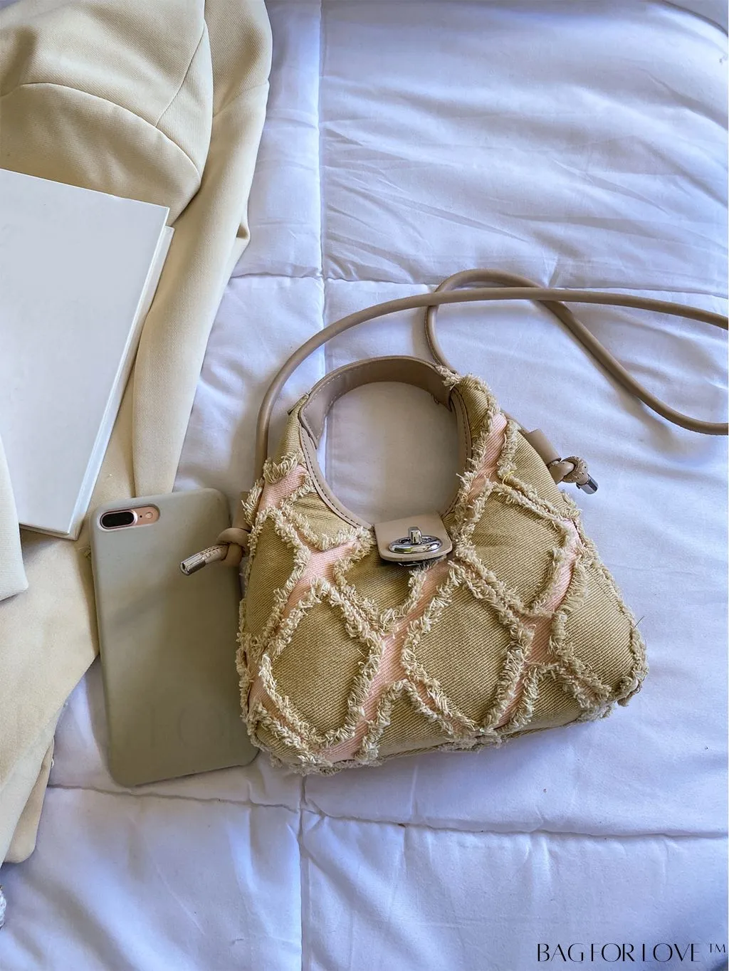 BagForLove - Premium Mini Straw Bag with Twist Lock Top Handle and Contrast Binding