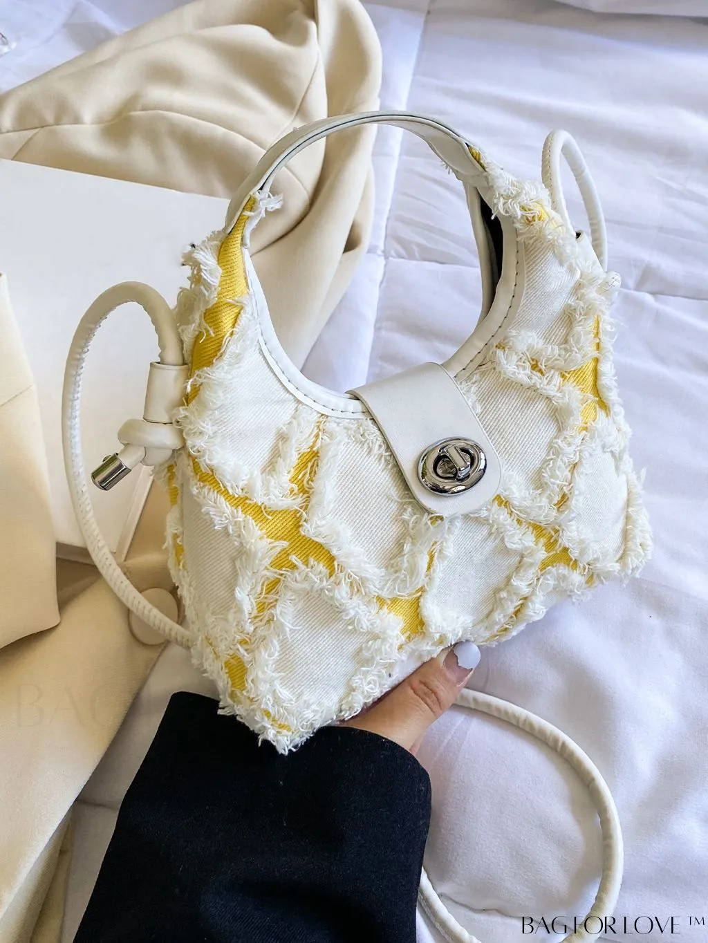BagForLove - Premium Mini Straw Bag with Twist Lock Top Handle and Contrast Binding