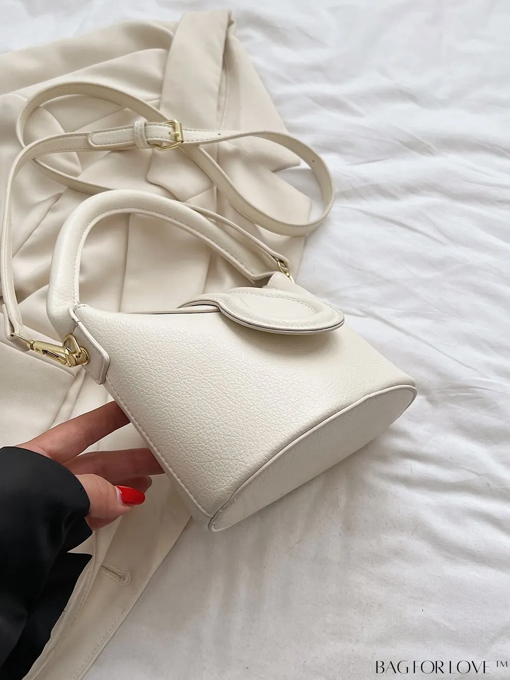 BagForLove - Stylish Pu Bucket Handbag: Solid color, leisurely design. Perfect for crossbody wear.