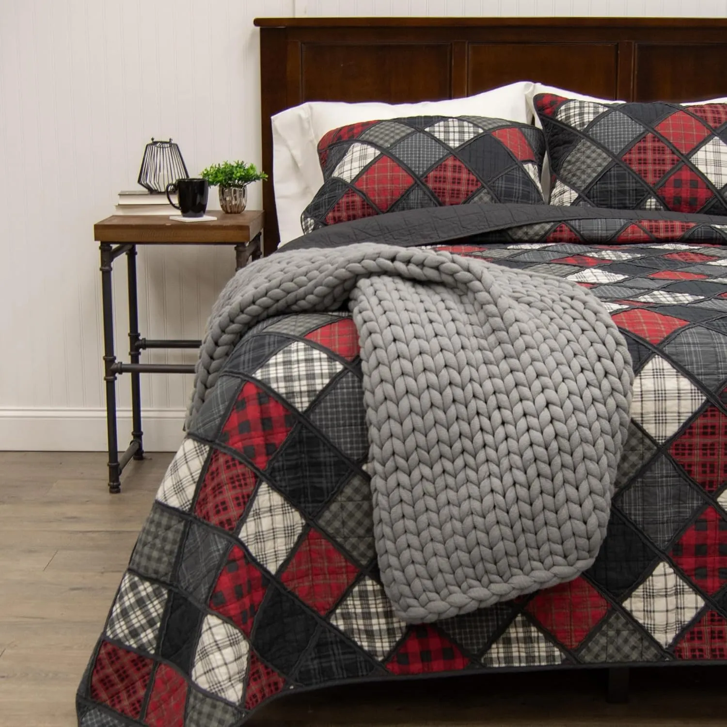 Donna Sharp Lumberjack Cotton Pieced Patchwork Quilted Bedding Set - 3-Piece King Size Quilt Set - Includes 1 Quilt and 2 Pillow Shams - Machine Washable - Perfect for Rustic Decor