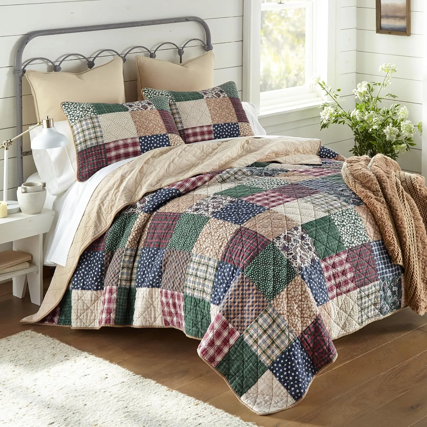 Donna Sharp Rustic Paisley Pieced Patchwork Cotton Quilted Bedding Set - 3-Piece Queen Size Quilt Set - Includes 1 Quilt and 2 Pillow Shams - Machine Washable - Perfect for Rustic Decor
