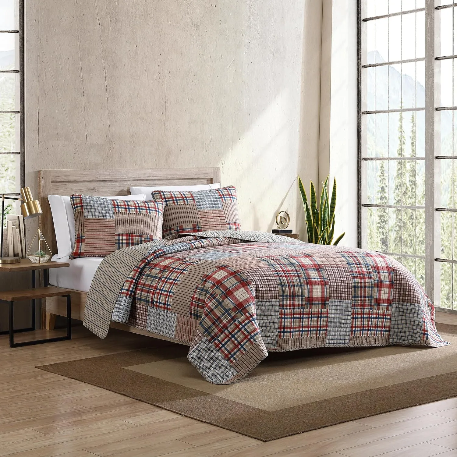 Eddie Bauer - Queen Quilt Set, Reversible Cotton Bedding with Matching Shams, Lightweight Home Decor for All Seasons (Hawthorne Brown, Queen)