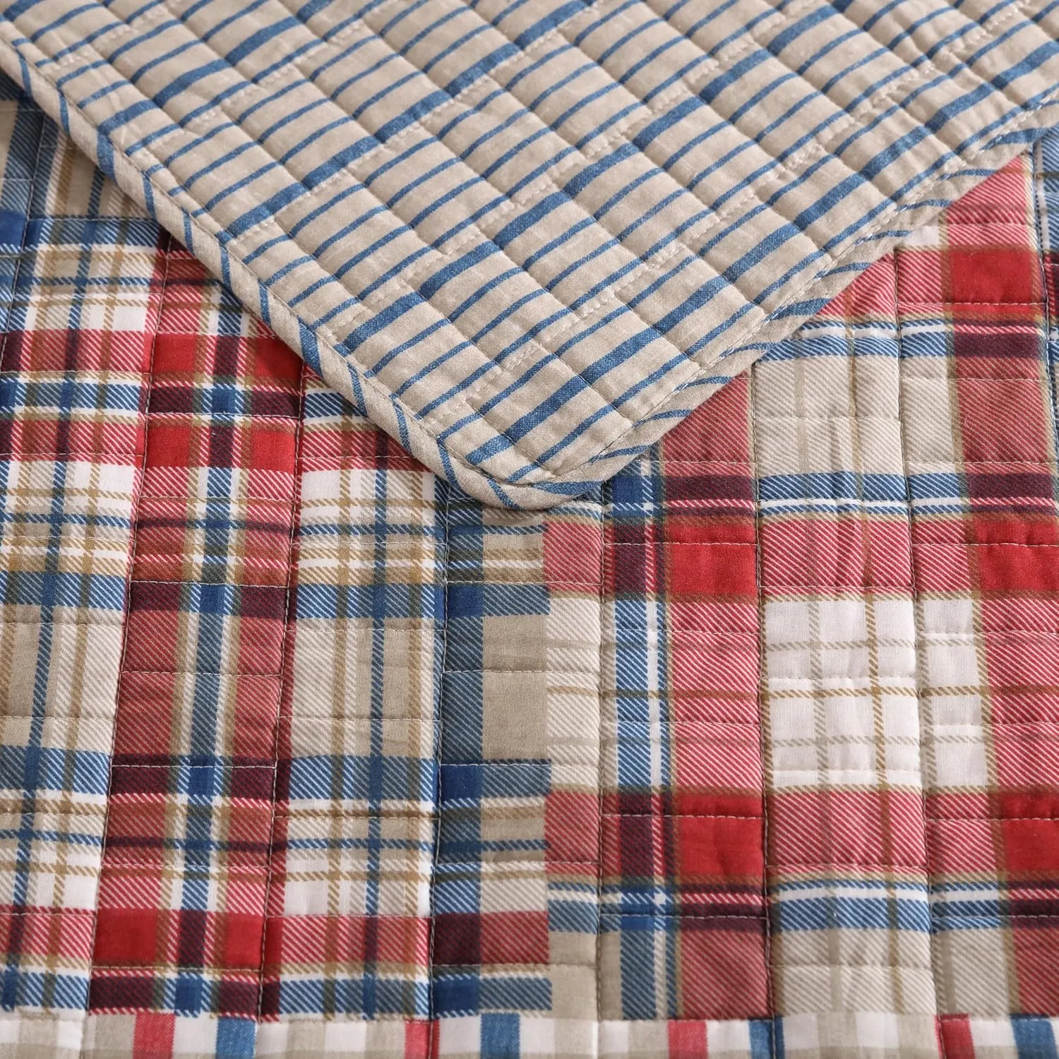 Eddie Bauer - Queen Quilt Set, Reversible Cotton Bedding with Matching Shams, Lightweight Home Decor for All Seasons (Hawthorne Brown, Queen)