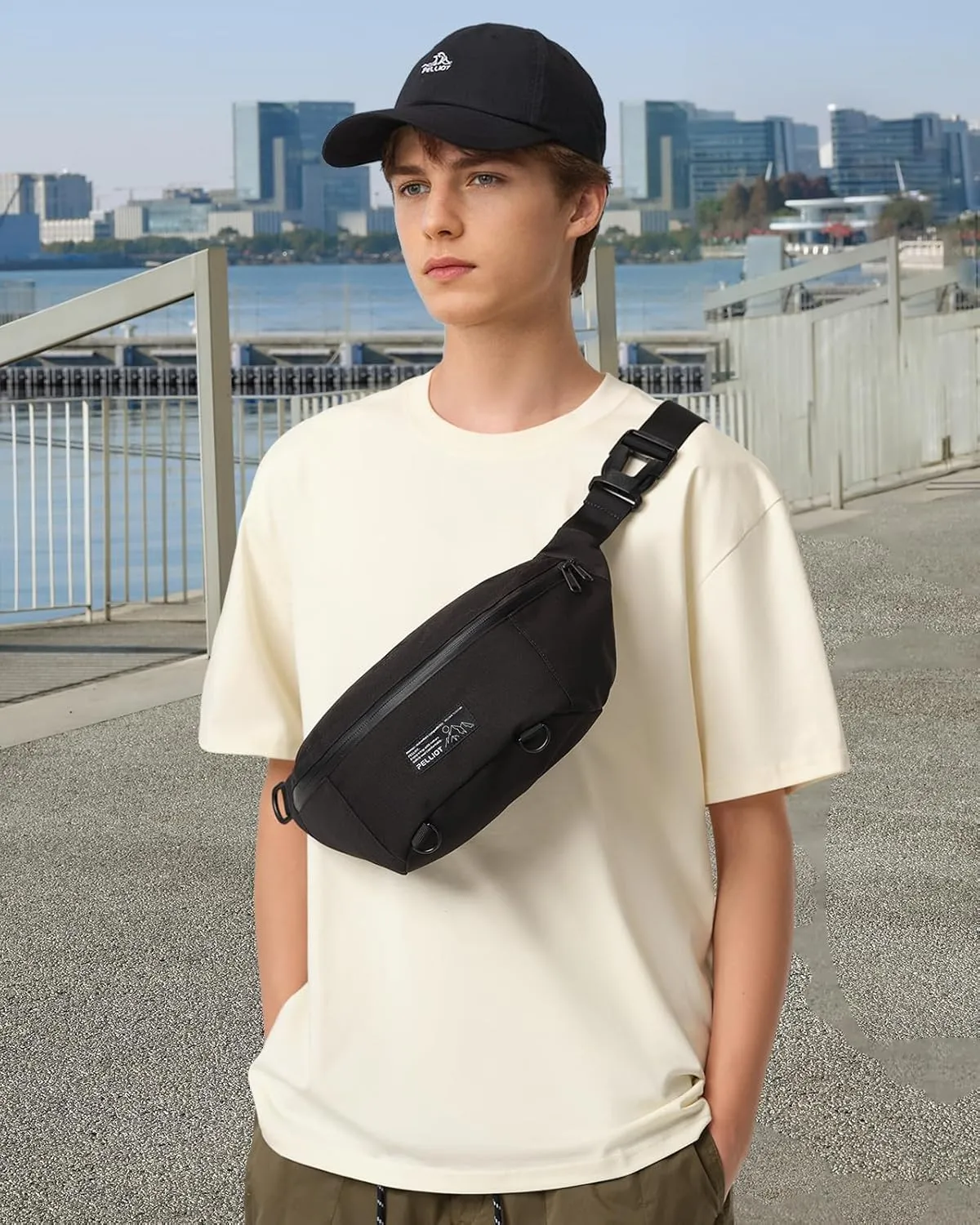 Large Fanny Pack Crossbody Bag Water Repellent Waist Pack Adjustable Belt Bag for Travel Hiking Running Cycling Men Women Black
