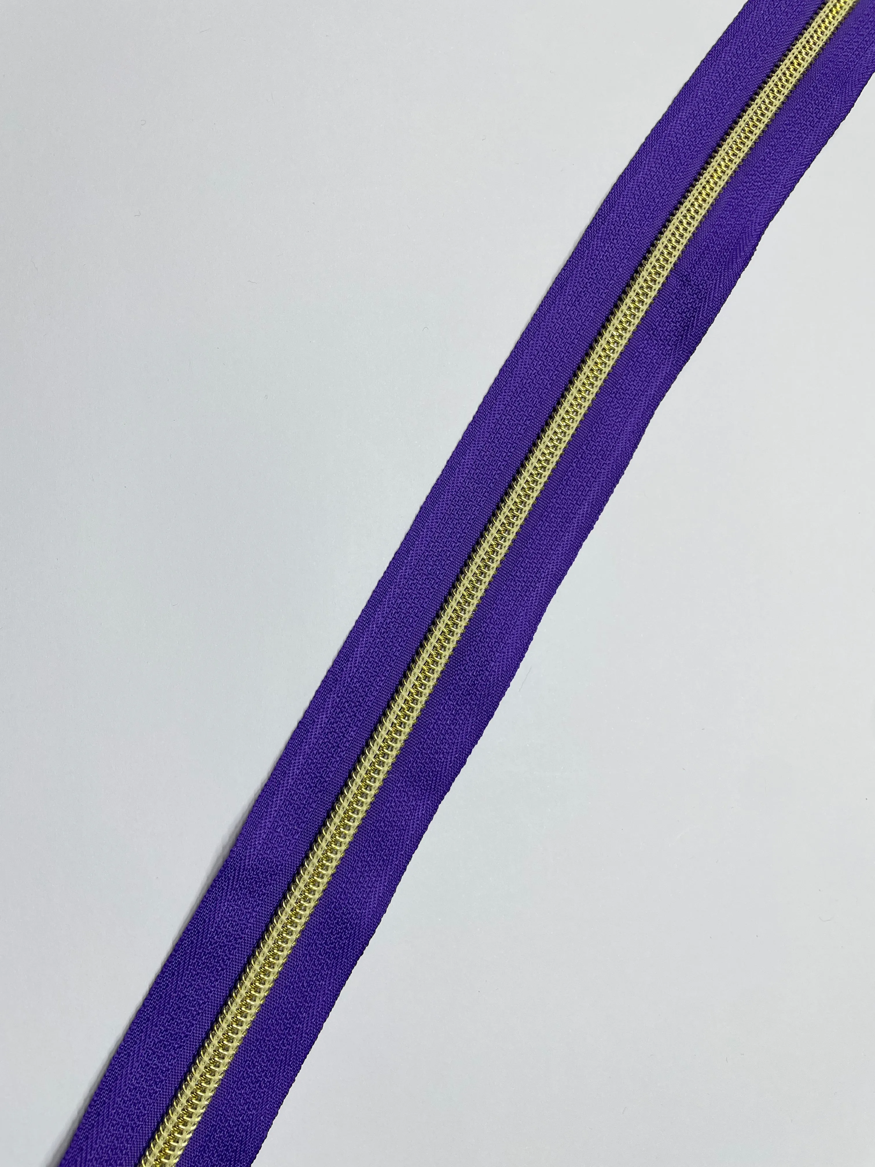 No5 Gold Teeth Nylon Zips Sold in Packs of 1 1/2 metre lengths