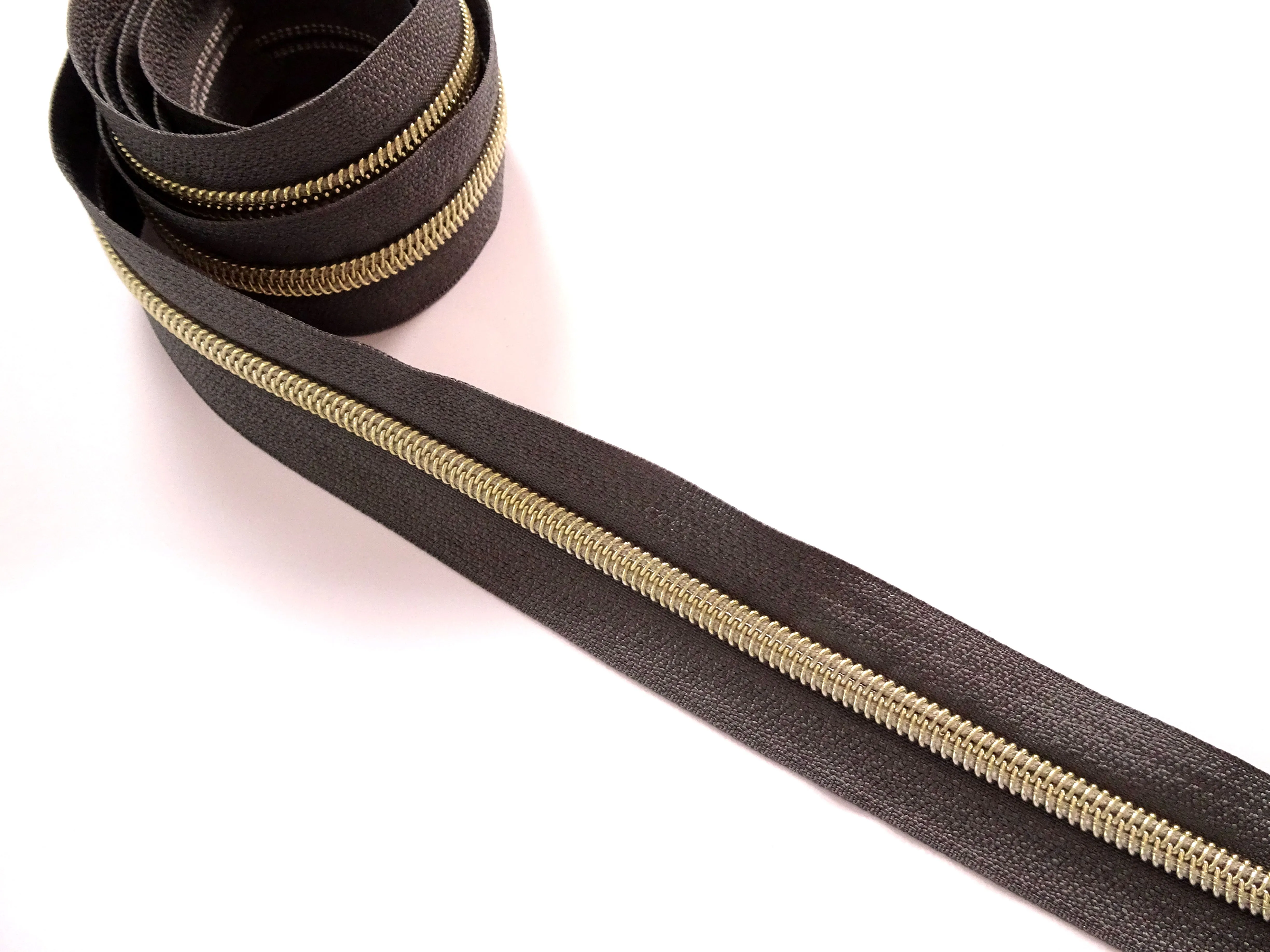 No5 Gold Teeth Nylon Zips Sold in Packs of 1 1/2 metre lengths