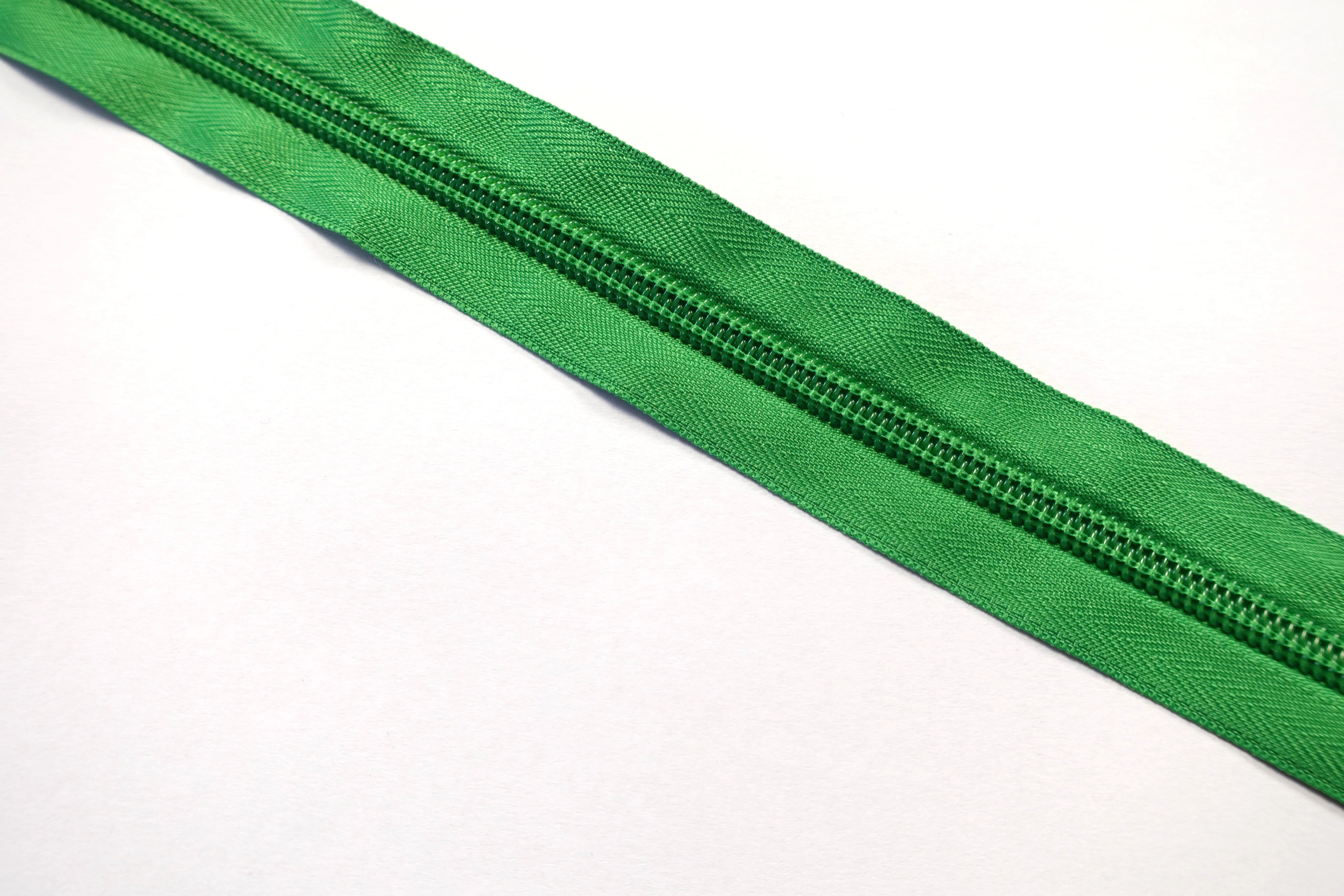 No5 Solid Coloured Nylon Zips Sold in Packs of 1 1/2 metre Lengths
