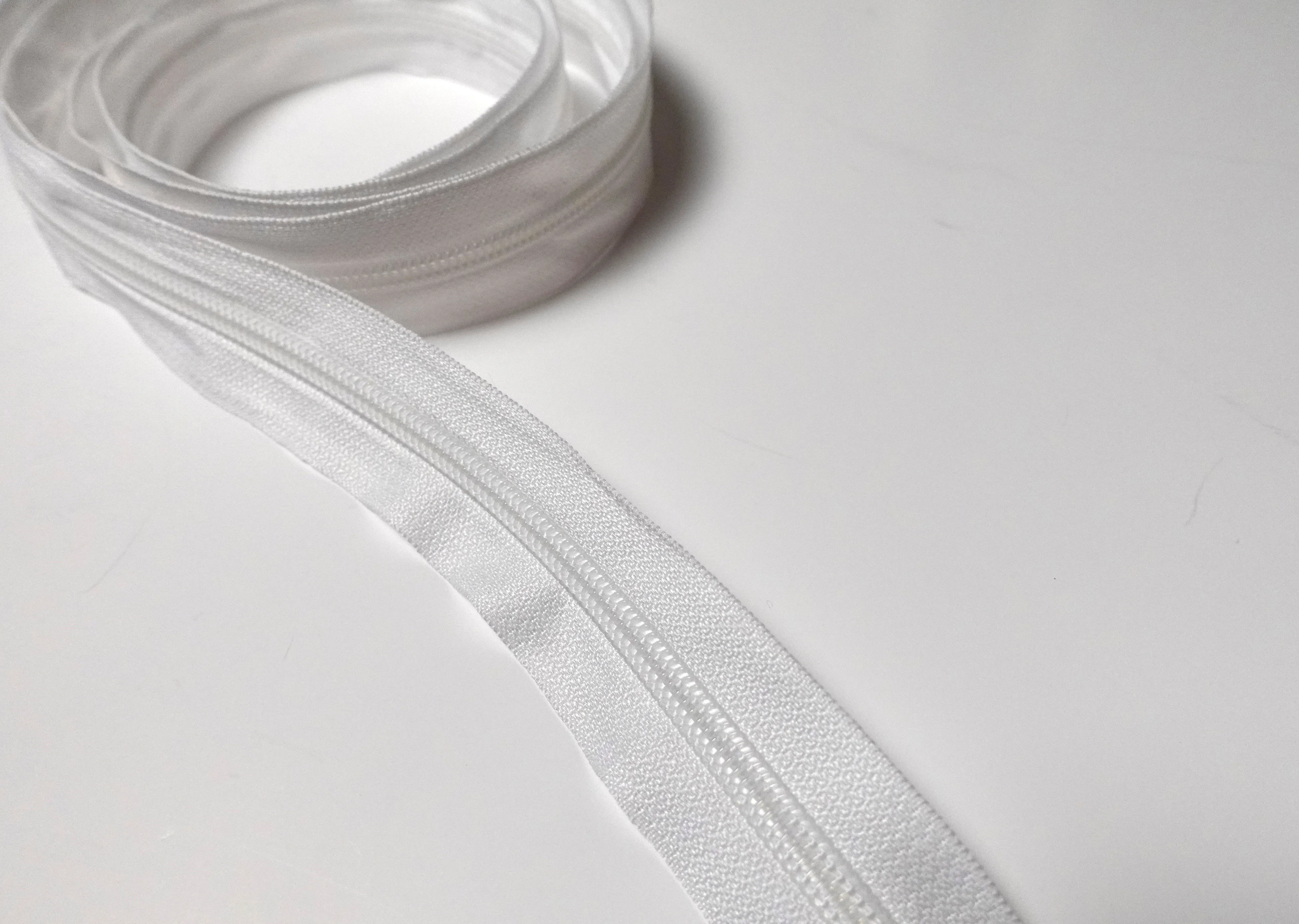No5 Solid Coloured Nylon Zips Sold in Packs of 1 1/2 metre Lengths