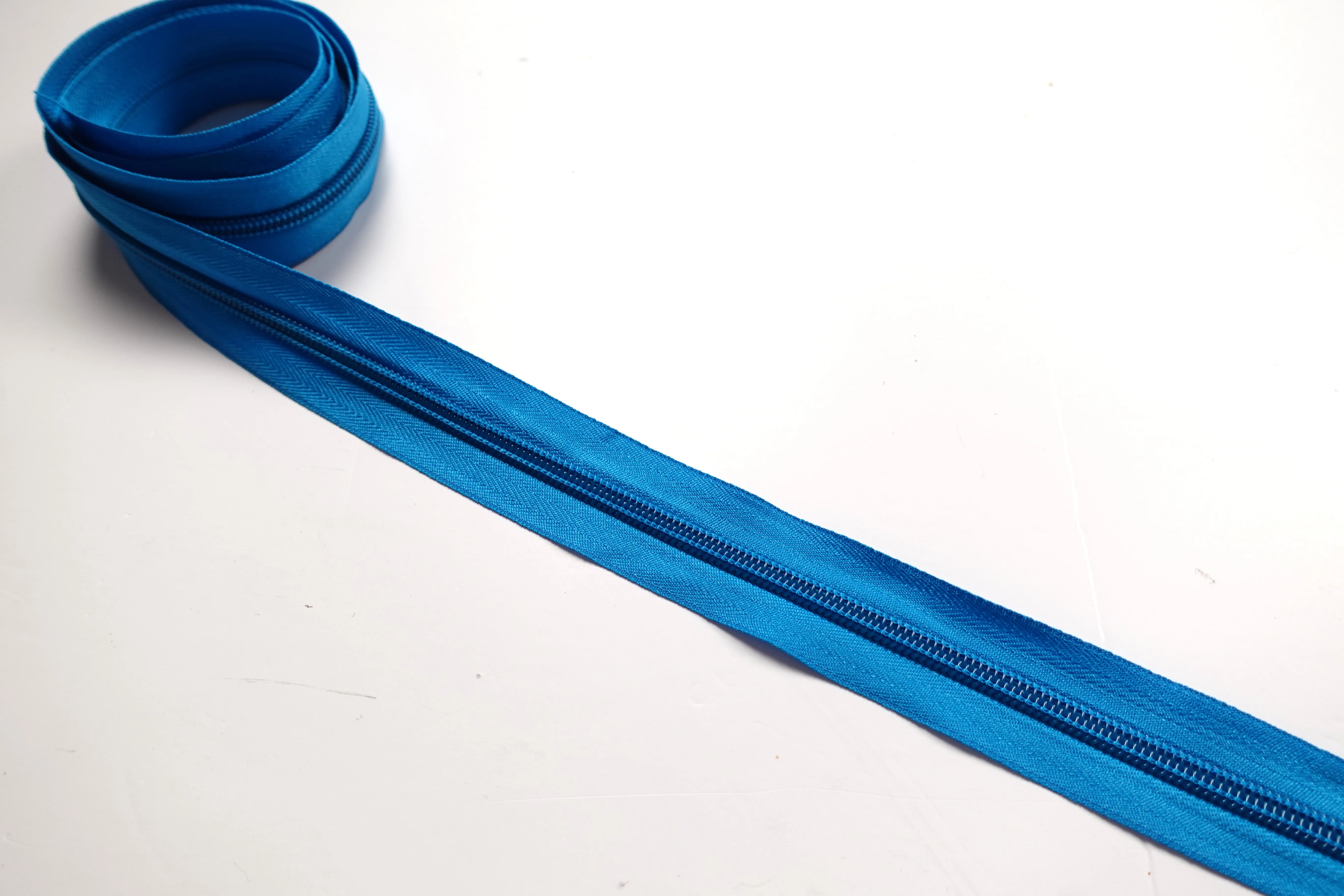 No5 Solid Coloured Nylon Zips Sold in Packs of 1 1/2 metre Lengths