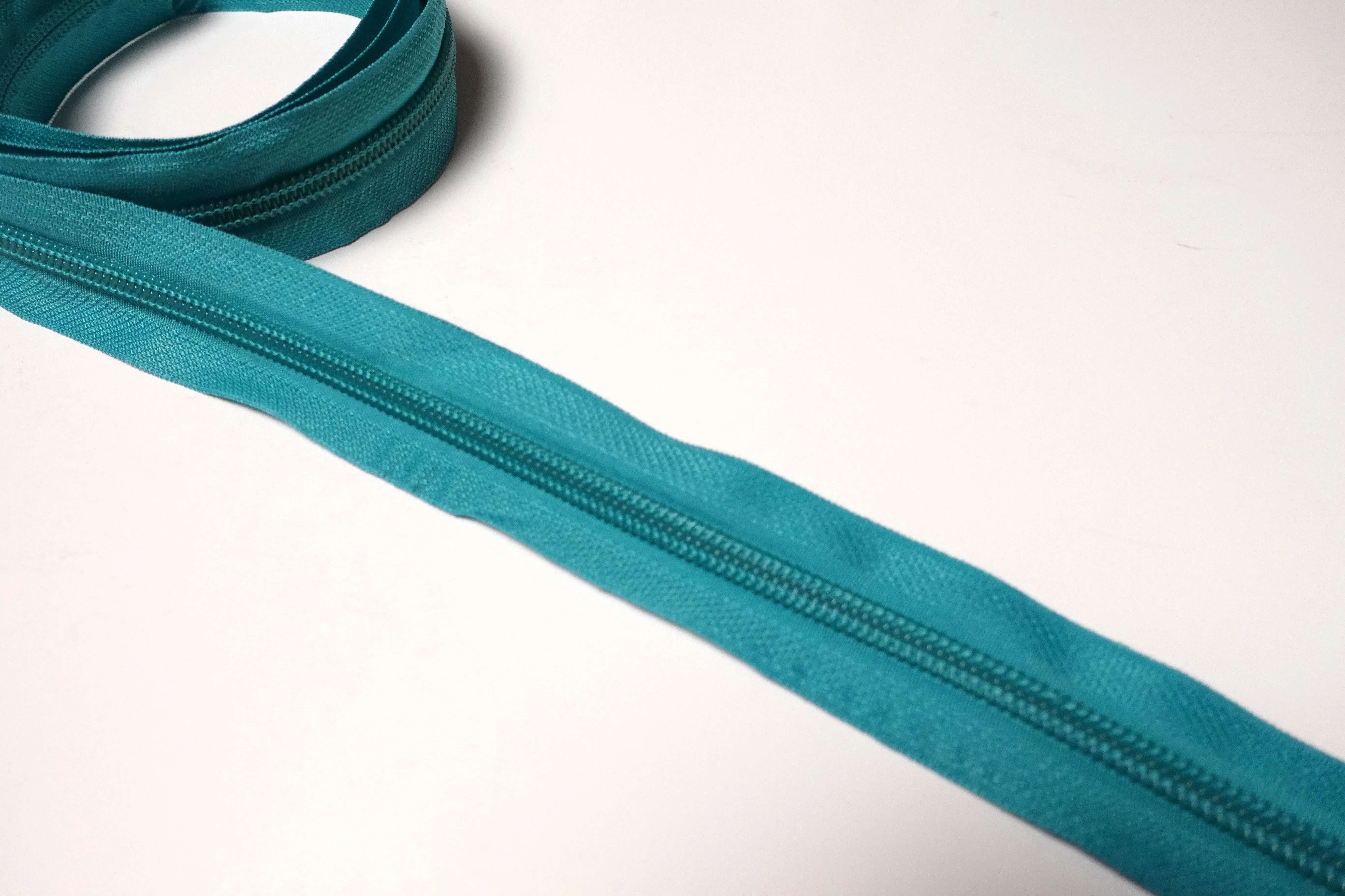 No5 Solid Coloured Nylon Zips Sold in Packs of 1 1/2 metre Lengths