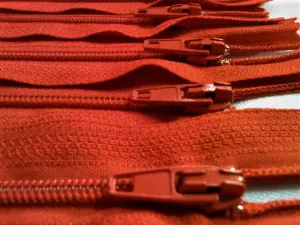 Red #519 Generic Nylon Zippers 12-22 Inches #3 Coil Closed Bottom