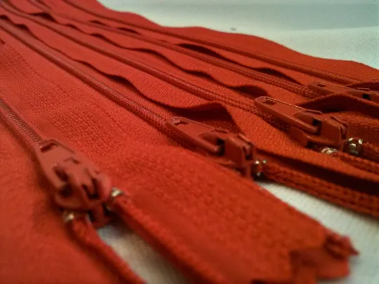 Red #519 Generic Nylon Zippers 12-22 Inches #3 Coil Closed Bottom