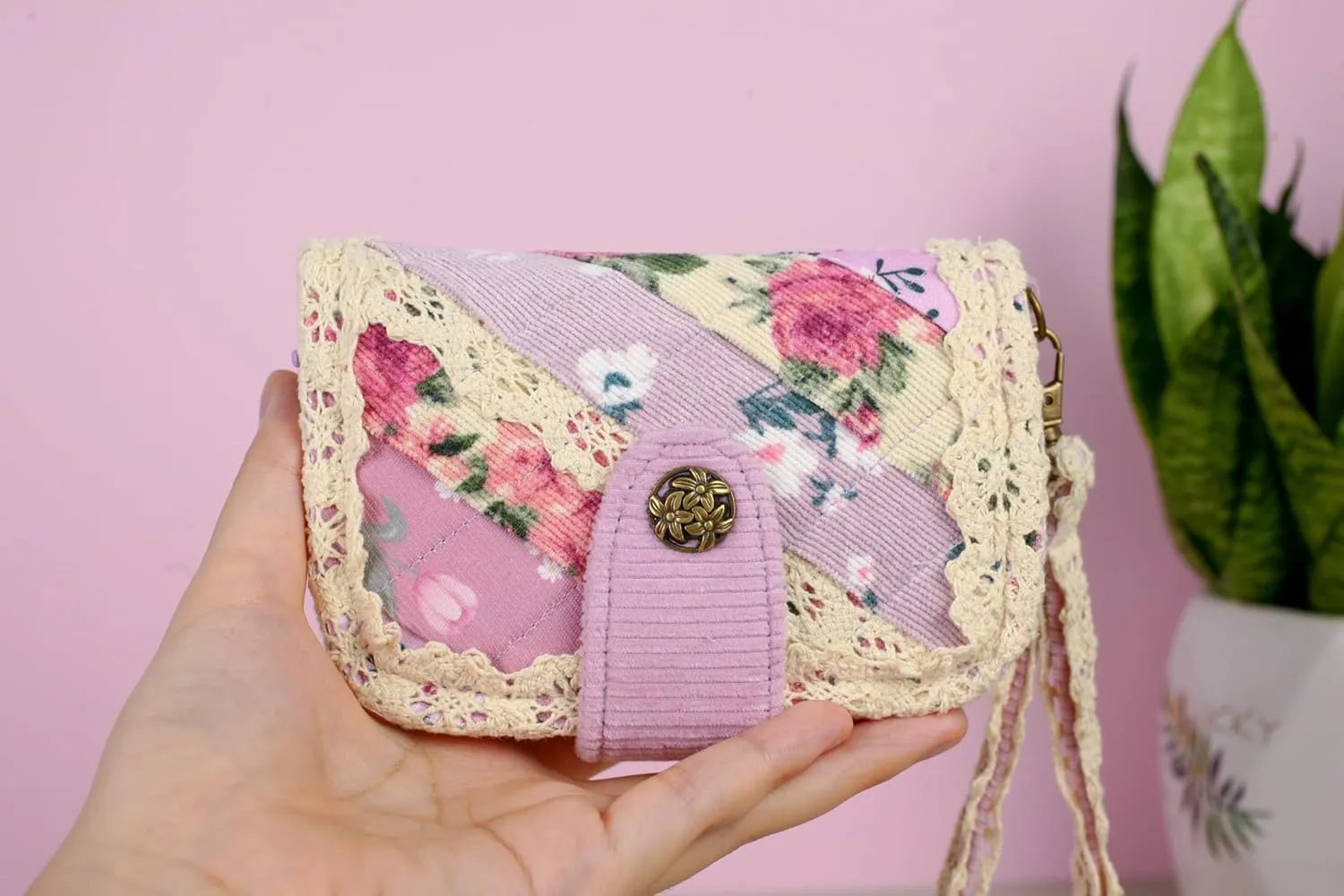 THE ARTISAN'S WHISPER Handmade Womens Wallet, Fabric Bifold Wallet, Floral Two Pocket Wallet, Credit Card Holder, Womens Purse, Hand Sewing Wallet, Gifts For Her (Purple)