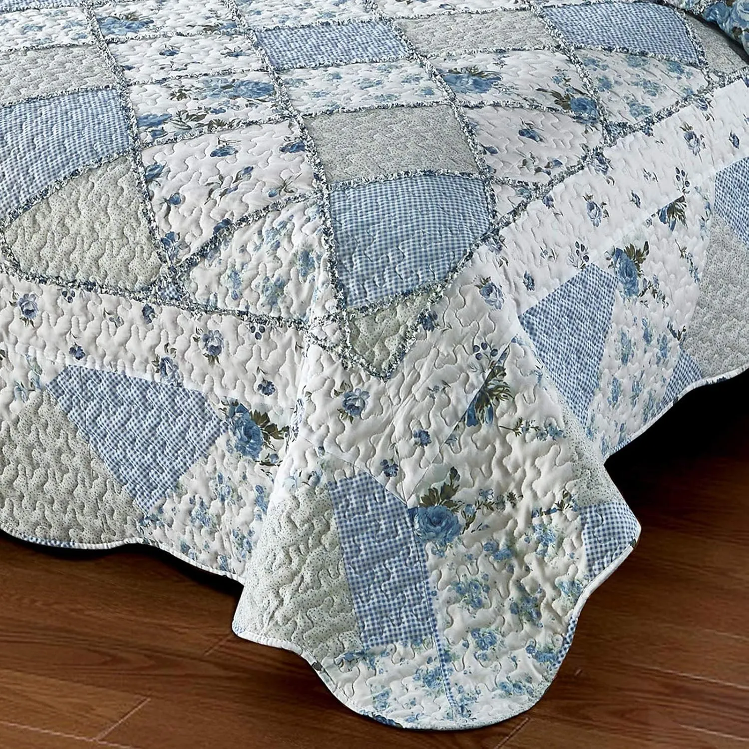 VIVILINEN Blue Floral Patchwork Quilt Set, Full Queen Size, 3 Piece Bedding Set with 2 Pillowcases