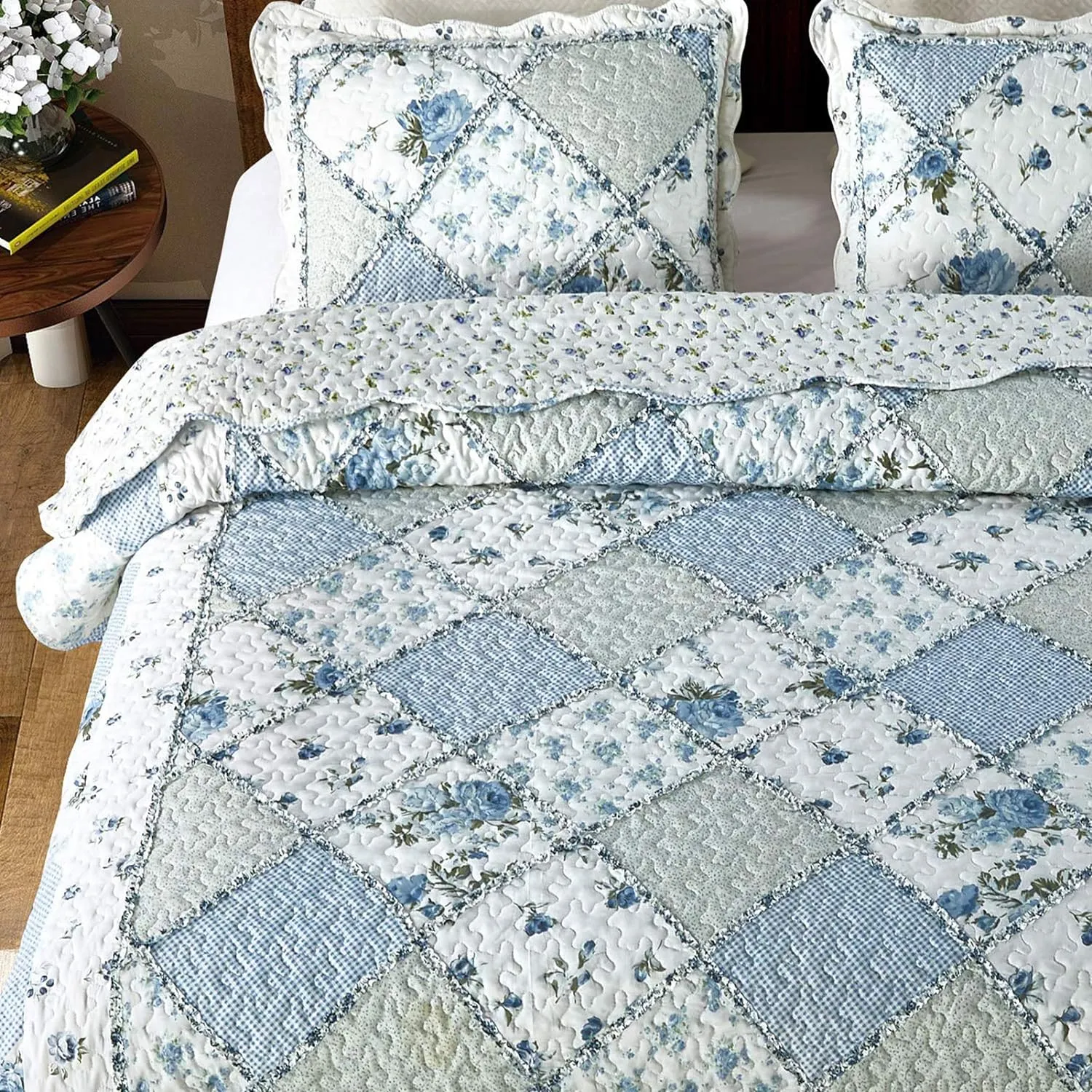 VIVILINEN Blue Floral Patchwork Quilt Set, Full Queen Size, 3 Piece Bedding Set with 2 Pillowcases