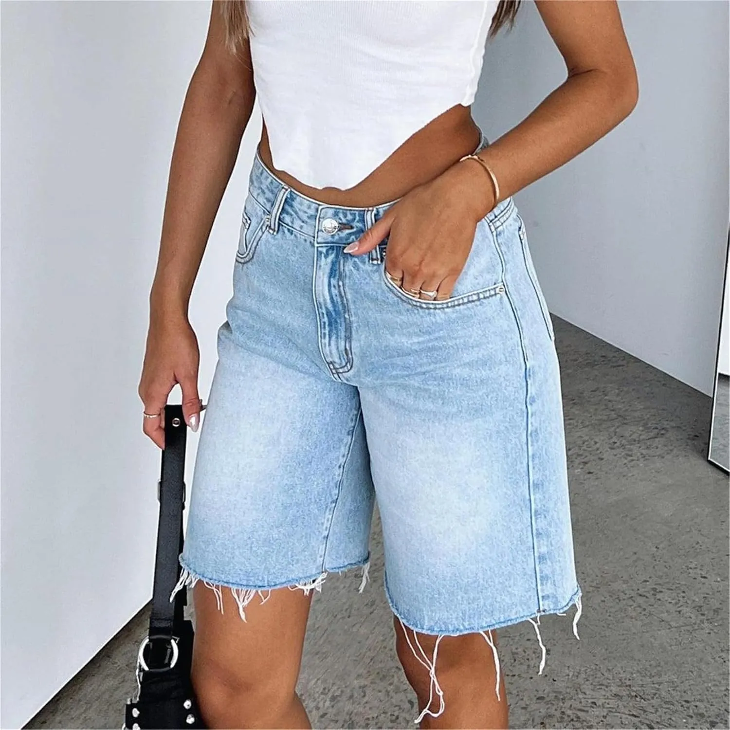 Women Y2K Baggy Denim Shorts Loose Mid Rise Cargo Long Jean Shorts Summer Wide Leg Distressed Carpenter Jorts